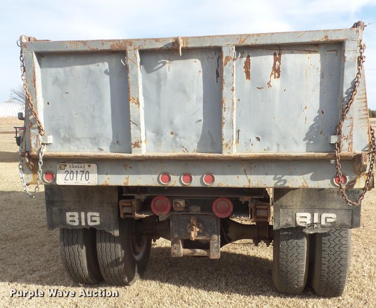 image for item DA5029 1973 International 1600 dump truck