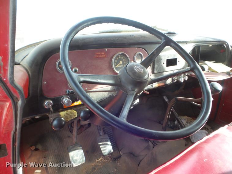 image for item DA5029 1973 International 1600 dump truck