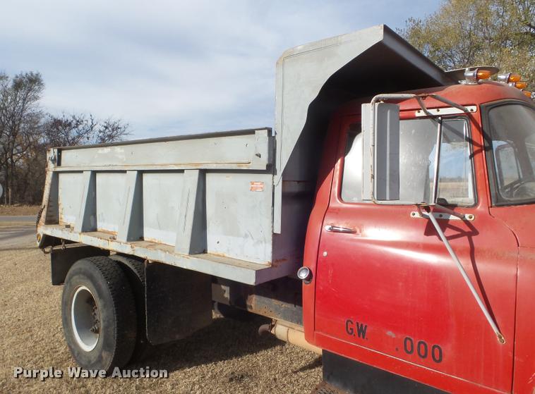 image for item DA5029 1973 International 1600 dump truck