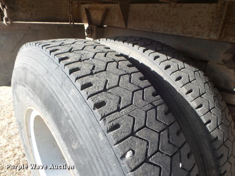 image for item DA5029 1973 International 1600 dump truck