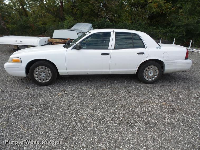 image for item DA8877 2003 Ford Crown Victoria Police Interceptor