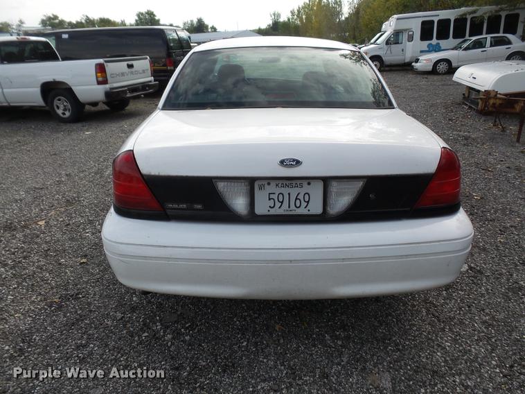 image for item DA8877 2003 Ford Crown Victoria Police Interceptor