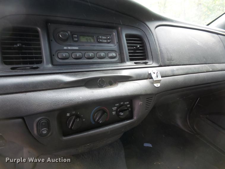 image for item DA8877 2003 Ford Crown Victoria Police Interceptor
