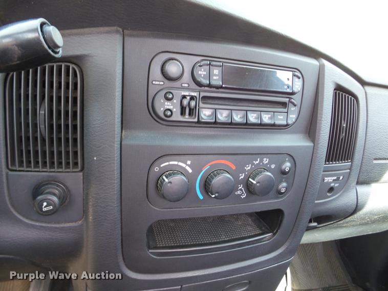 image for item DA8974 2004 Dodge Ram 1500 pickup truck