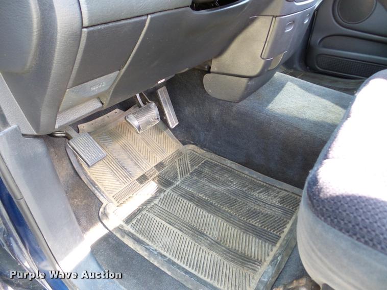 image for item DA8974 2004 Dodge Ram 1500 pickup truck