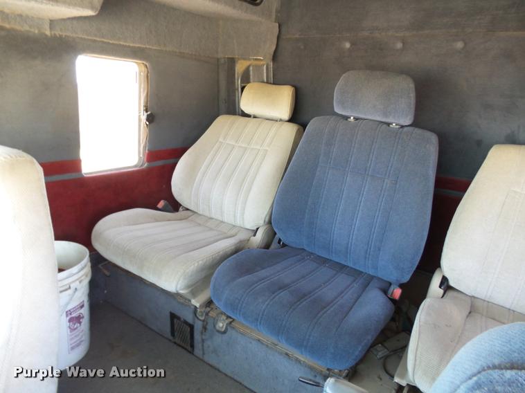 image for item J6041 1990 Volvo WIA semi truck