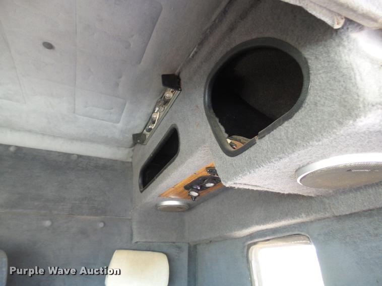 image for item J6041 1990 Volvo WIA semi truck