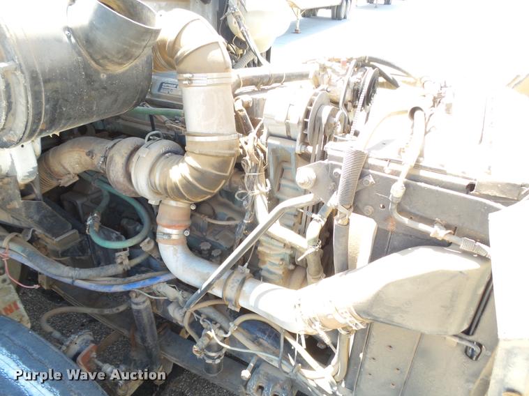 image for item J6041 1990 Volvo WIA semi truck