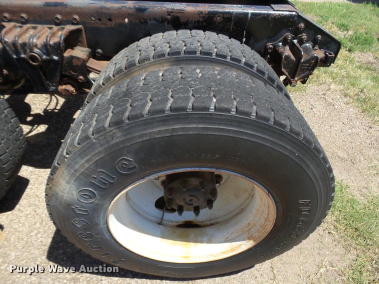 image for item J6041 1990 Volvo WIA semi truck