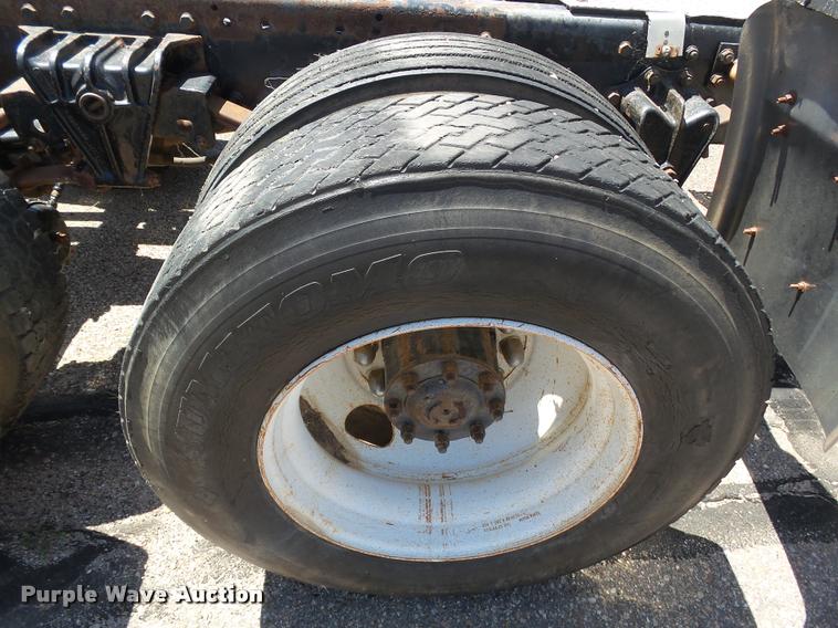 image for item J6041 1990 Volvo WIA semi truck