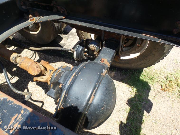 image for item J6041 1990 Volvo WIA semi truck