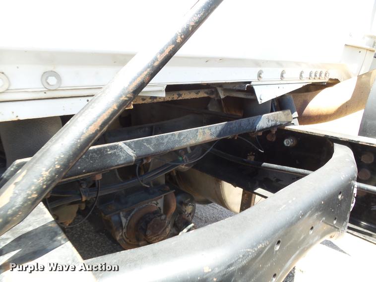 image for item J6041 1990 Volvo WIA semi truck