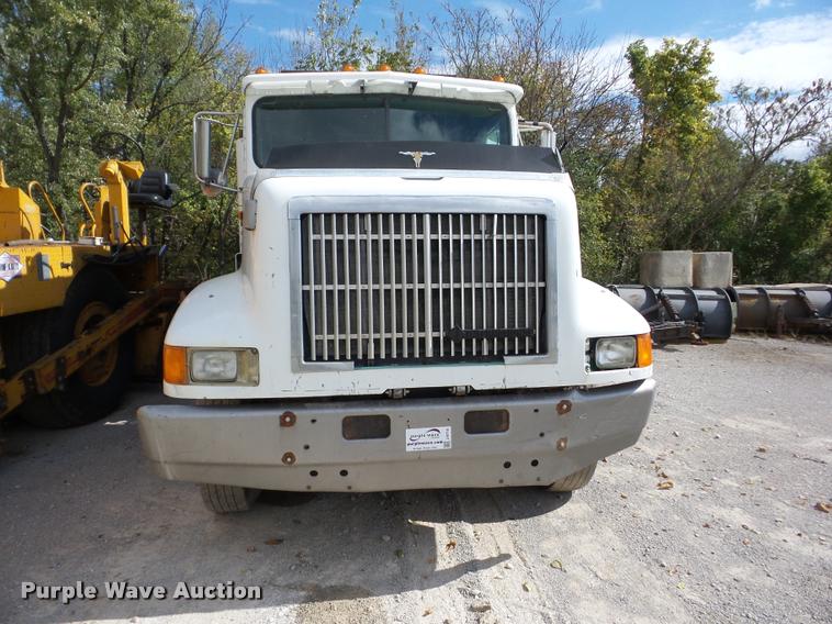 image for item J8715 1995 International 9200 dump truck