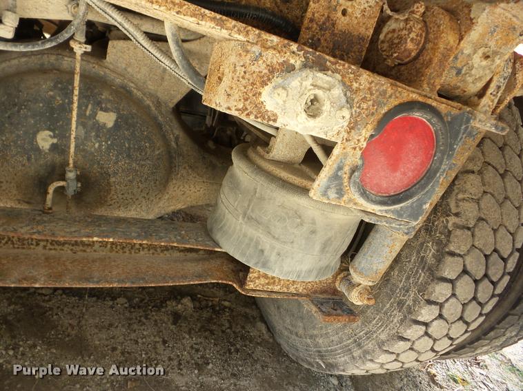 image for item J8715 1995 International 9200 dump truck