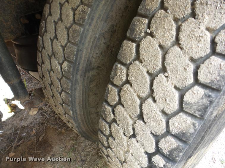 image for item J8715 1995 International 9200 dump truck