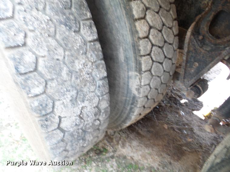 image for item J8715 1995 International 9200 dump truck