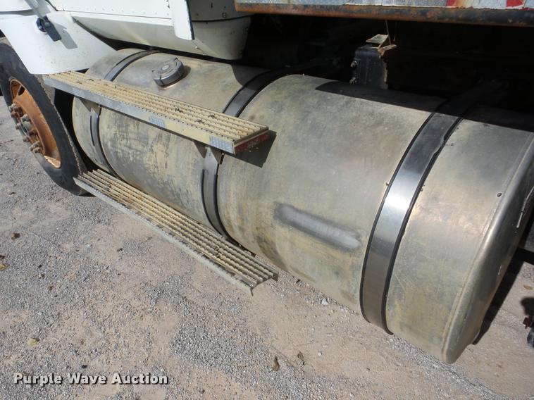 image for item J8715 1995 International 9200 dump truck