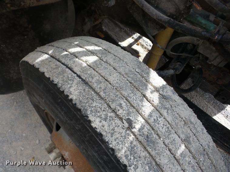 image for item J8715 1995 International 9200 dump truck