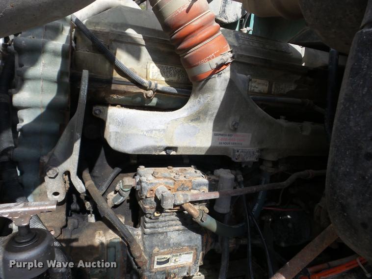 image for item J8715 1995 International 9200 dump truck