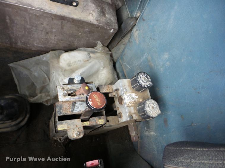 image for item J8715 1995 International 9200 dump truck