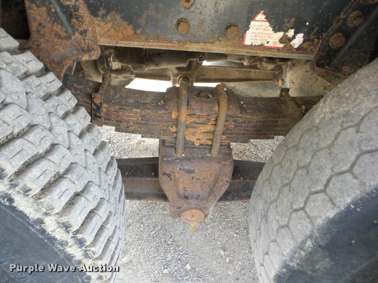 image for item J8716 1999 International 4900 dump truck