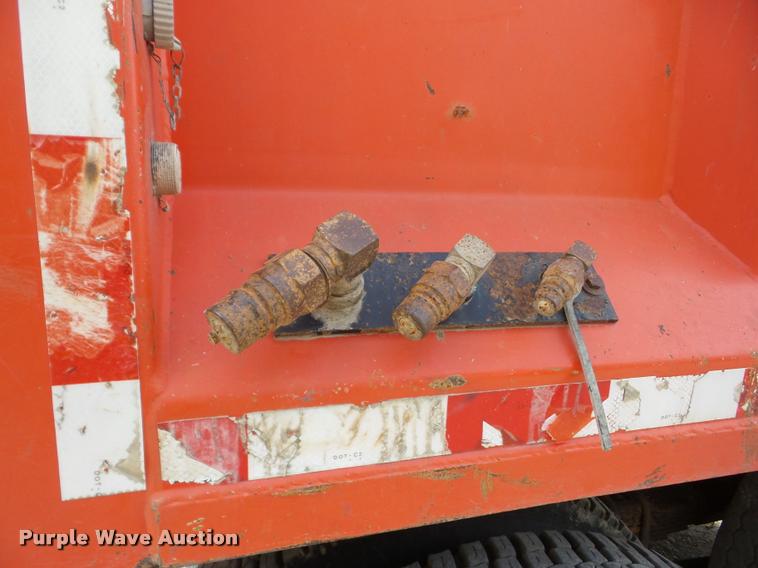 image for item J8716 1999 International 4900 dump truck