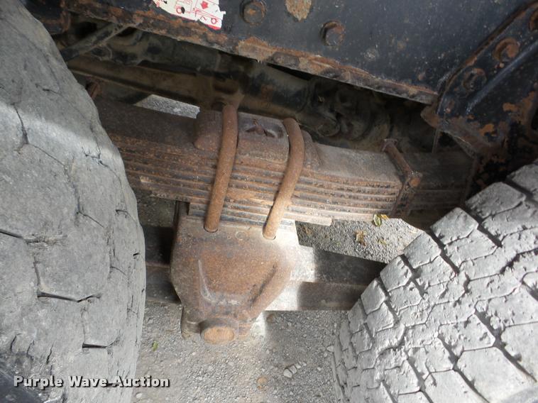 image for item J8716 1999 International 4900 dump truck