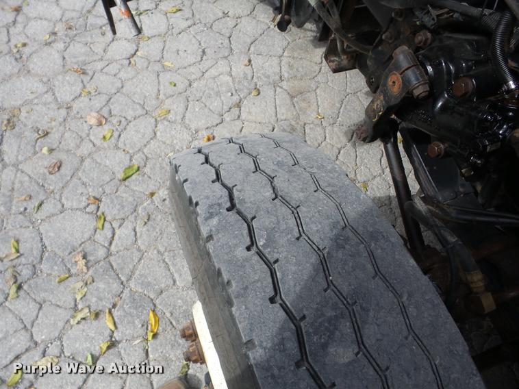 image for item J8716 1999 International 4900 dump truck