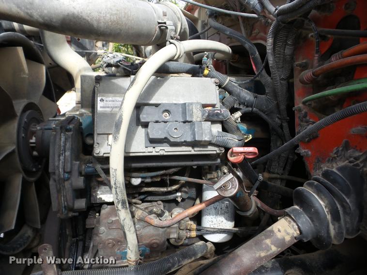 image for item J8716 1999 International 4900 dump truck