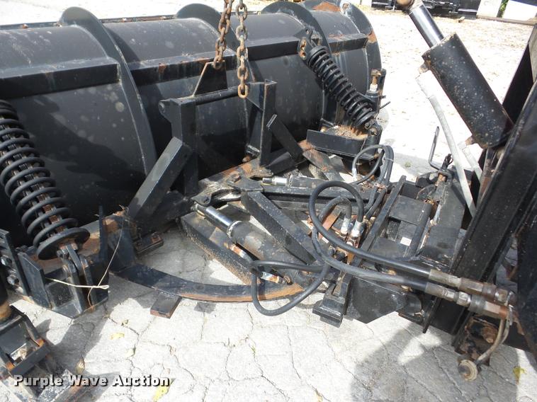 image for item J8716 1999 International 4900 dump truck