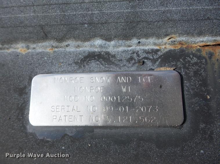 image for item J8716 1999 International 4900 dump truck