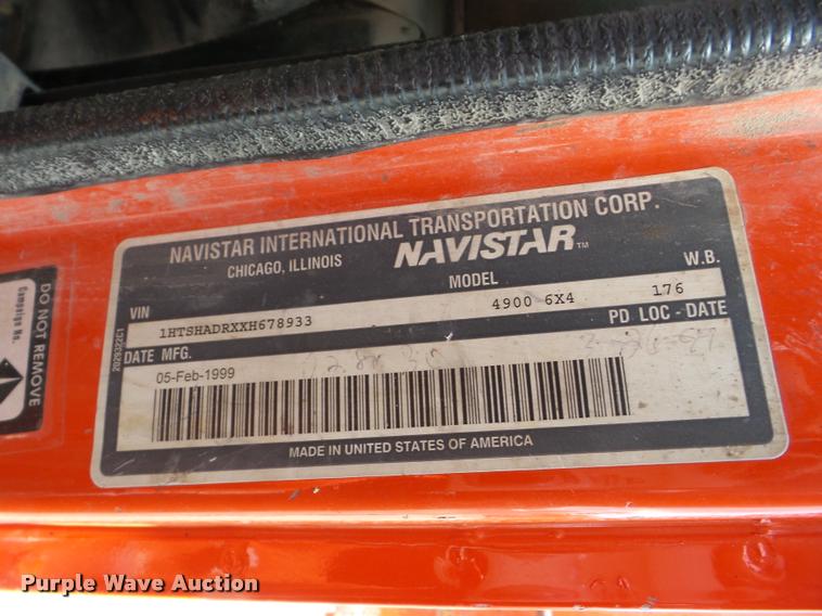 image for item J8716 1999 International 4900 dump truck