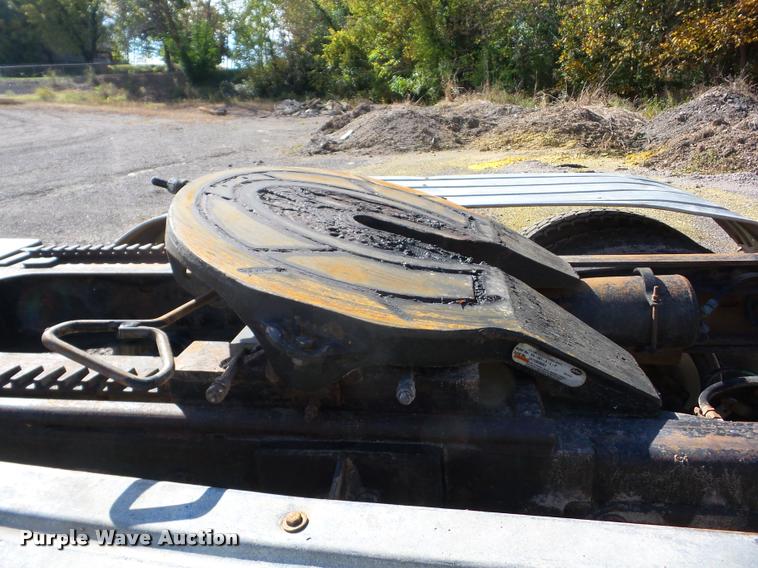 image for item J8717 1992 Ford L9000 semi truck