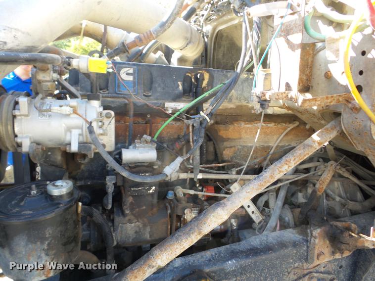 image for item J8717 1992 Ford L9000 semi truck