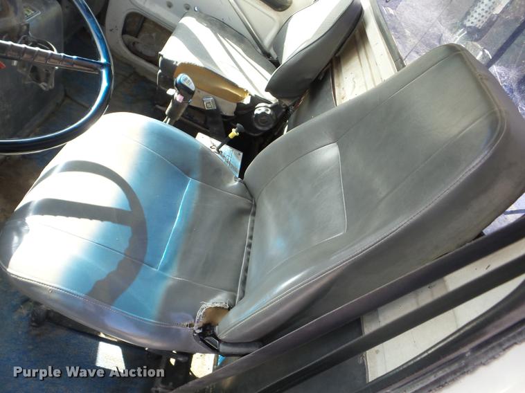 image for item J8717 1992 Ford L9000 semi truck