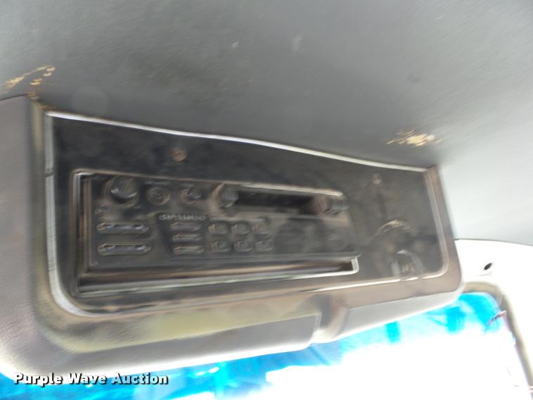 image for item J8717 1992 Ford L9000 semi truck