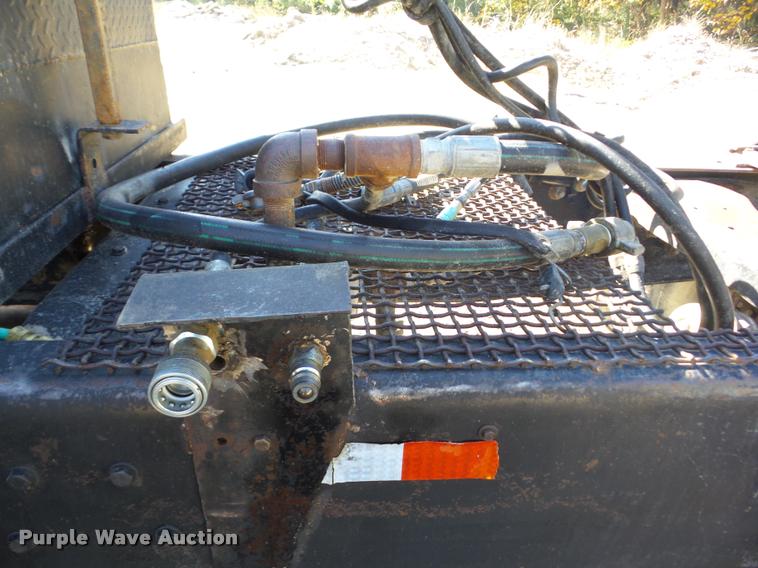 image for item J8717 1992 Ford L9000 semi truck