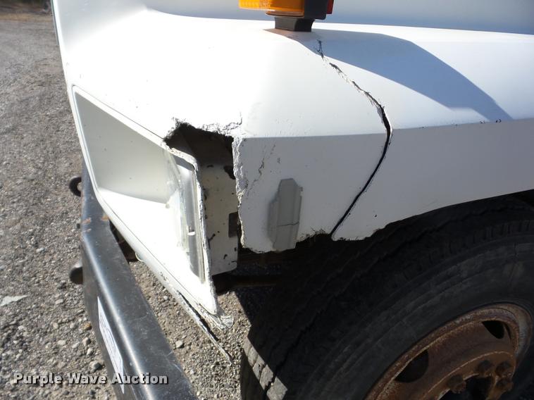 image for item J8718 1992 Ford F700 dump truck