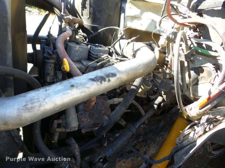 image for item J8718 1992 Ford F700 dump truck