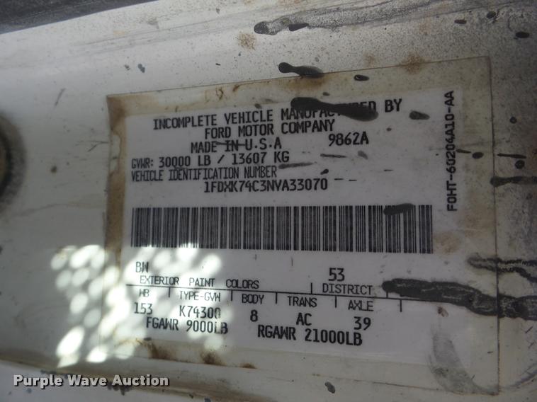 image for item J8718 1992 Ford F700 dump truck