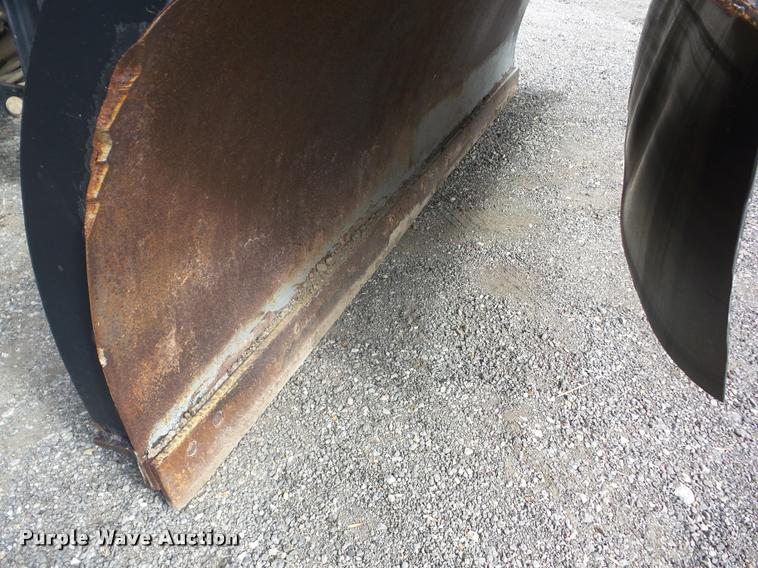 image for item J8719 1999 International 4900 dump truck