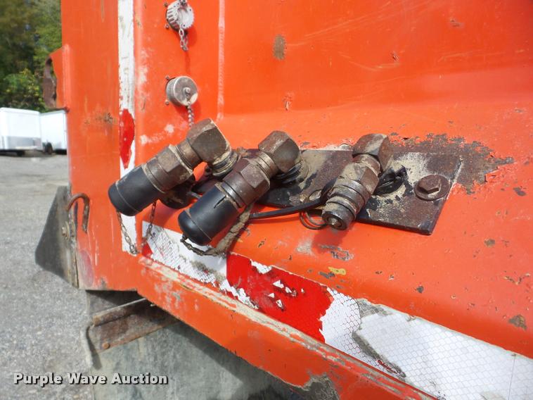 image for item J8719 1999 International 4900 dump truck