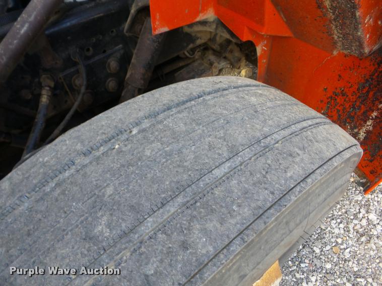 image for item J8719 1999 International 4900 dump truck