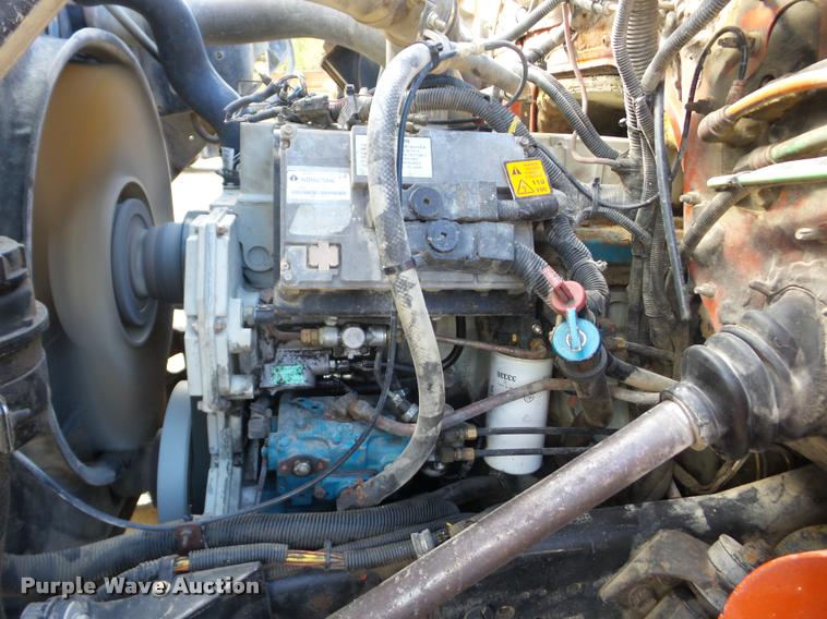 image for item J8719 1999 International 4900 dump truck