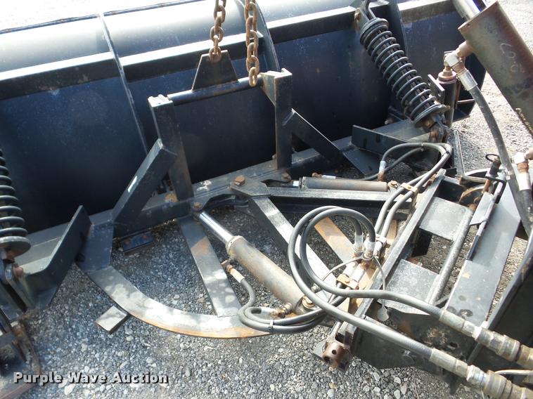 image for item J8719 1999 International 4900 dump truck