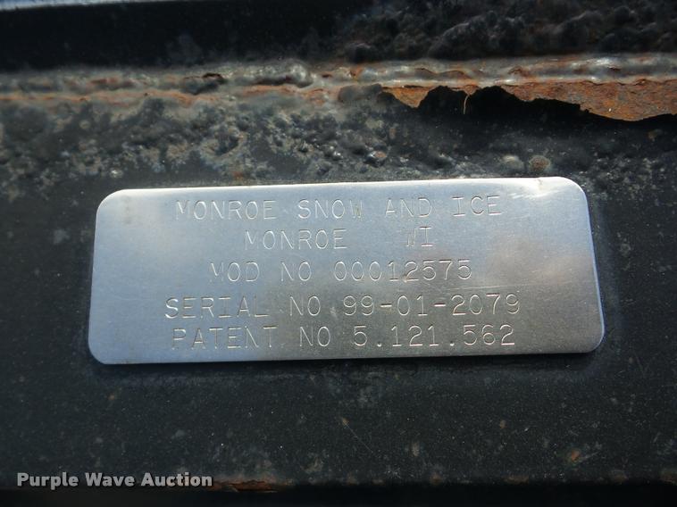 image for item J8719 1999 International 4900 dump truck