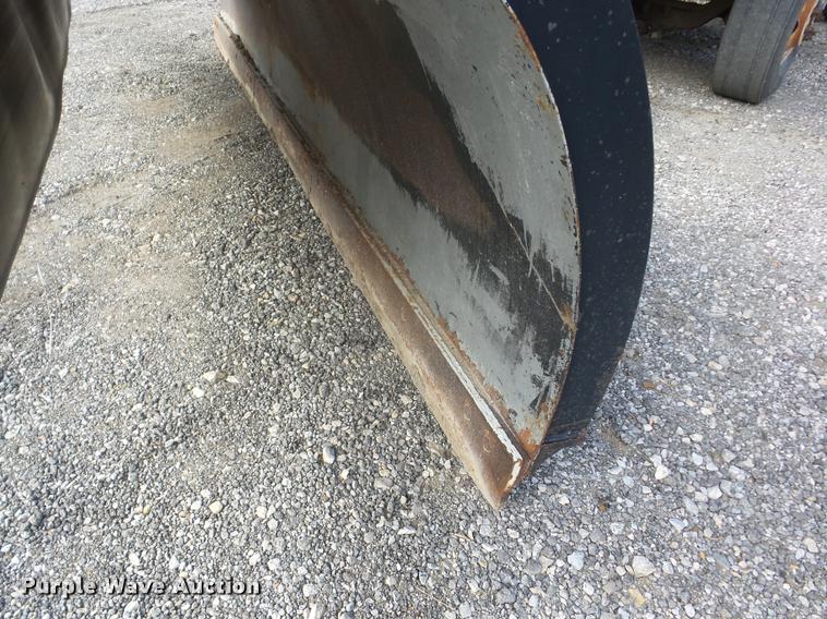 image for item J8719 1999 International 4900 dump truck