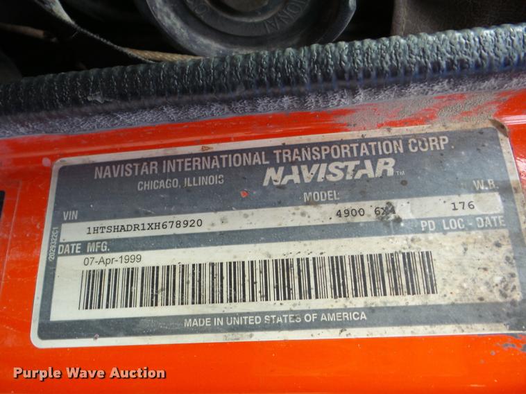 image for item J8719 1999 International 4900 dump truck