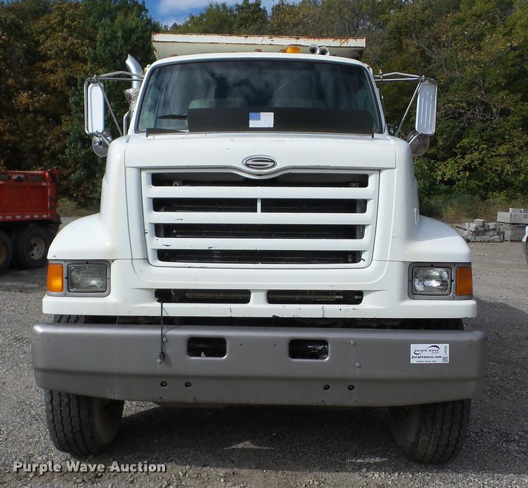 image for item J8720 1999 Sterling L8511 dump truck