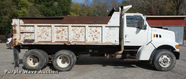 image for item J8720 1999 Sterling L8511 dump truck